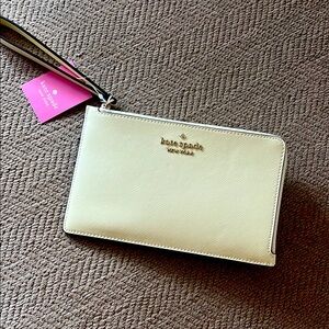 NWT! Kate Spade Cream Wristlet with Zipper Detail